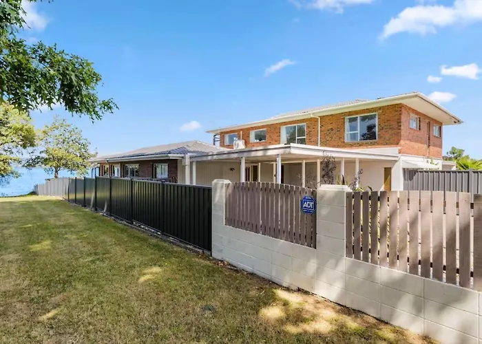 Fabulous Front House-private Access